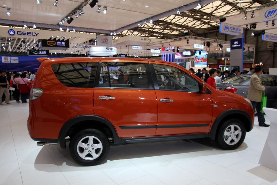  Mitsubishi Zinger 2006 года  (фото 3 из 9)